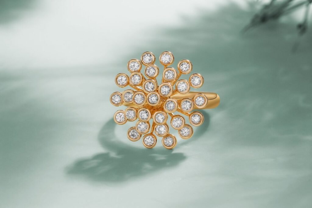 Messika Gold Diamond Cluster Ring